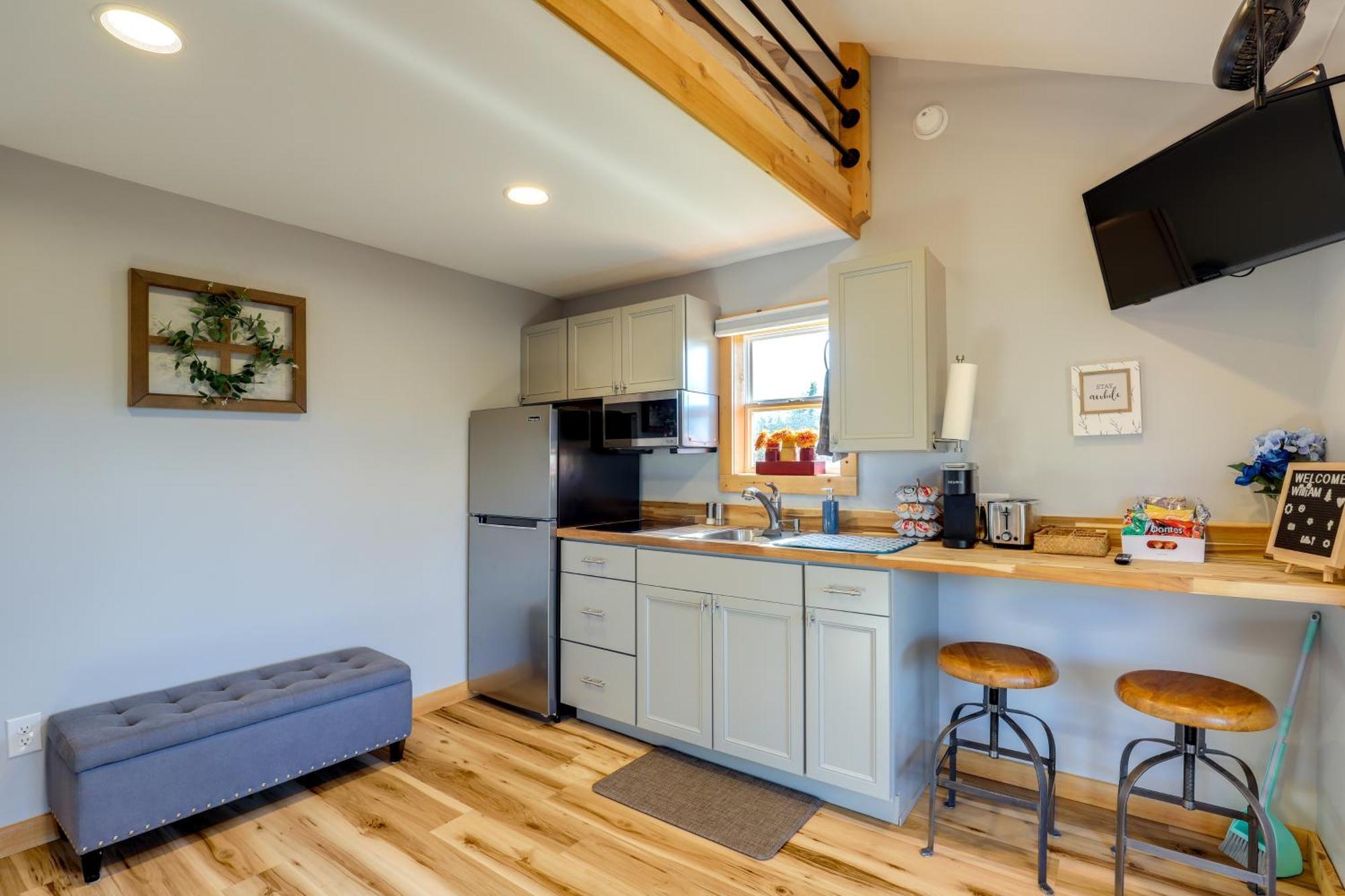 Marshall Studio With Loft, Hot Tub And Views! Kültér fotó